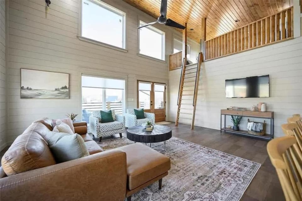 TV and multimedia, Living room, Seating area