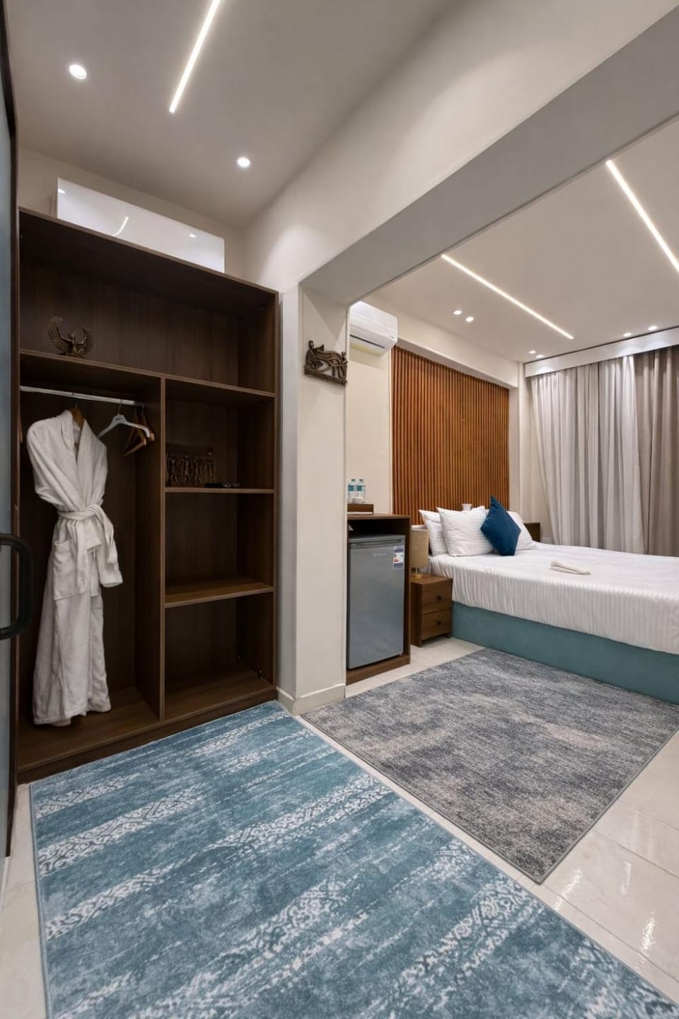 Bed, Photo of the whole room, Bedroom, wardrobe, air conditioner
