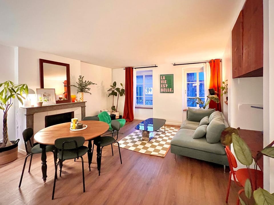 La Presci et l Alexis - appartements rénovés dans le centre historique Apartment in Provence-Alpes-Côte d'Azur