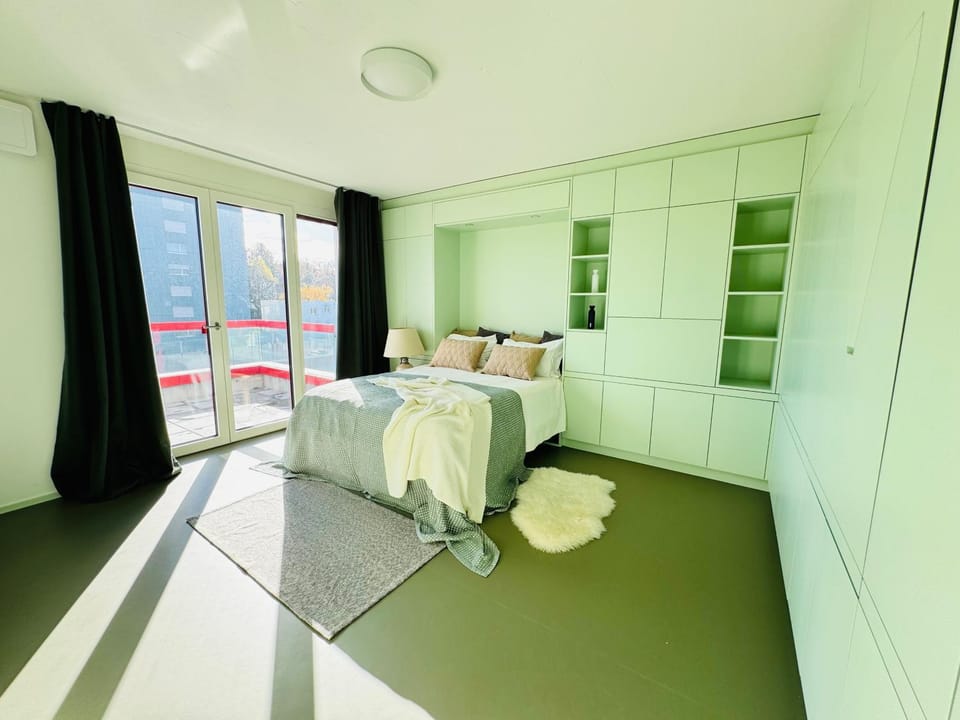 Modern Living, Luxe Studio Zurich Apartment in Zurich City