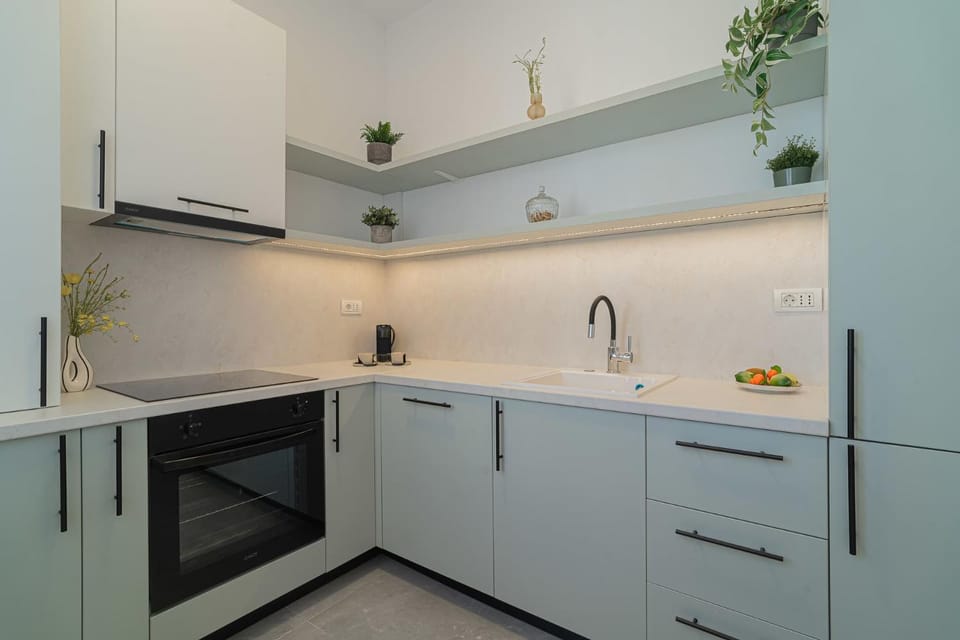Kitchen or kitchenette, pet friendly, stove