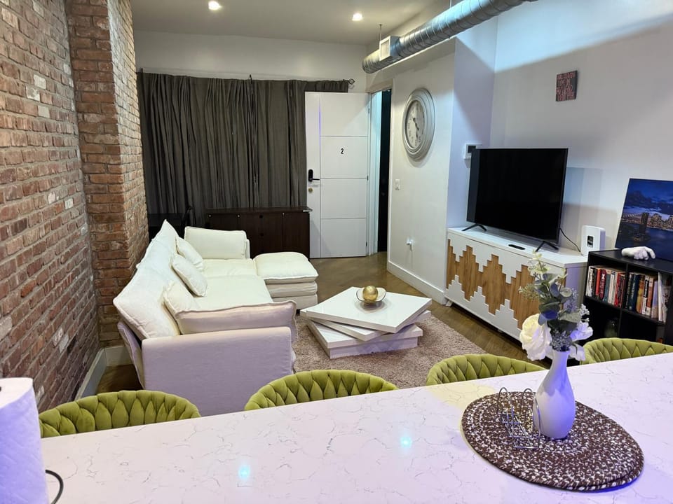 Starcrown Apartment in Bedford-Stuyvesant