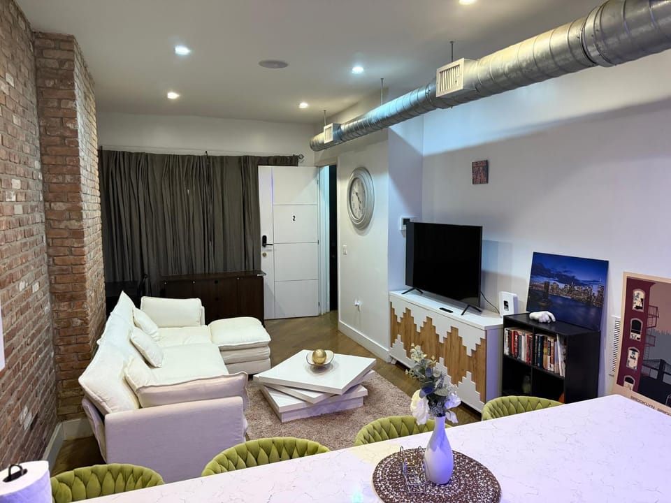 Starcrown Apartment in Bedford-Stuyvesant