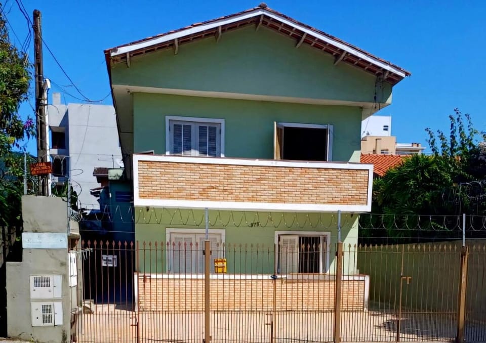 Ap aconchegante no bairro Itaguá próximo a praias Apartment in Ubatuba