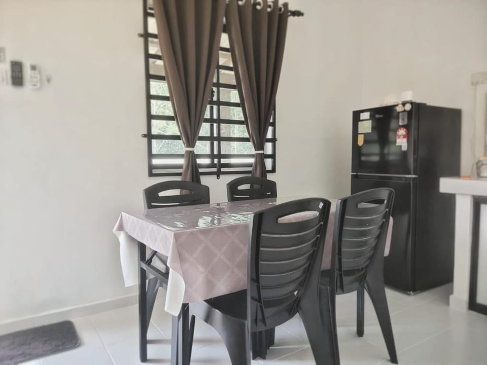 Sofia roomstay 2 Bed and Breakfast in Terengganu, Malaysia
