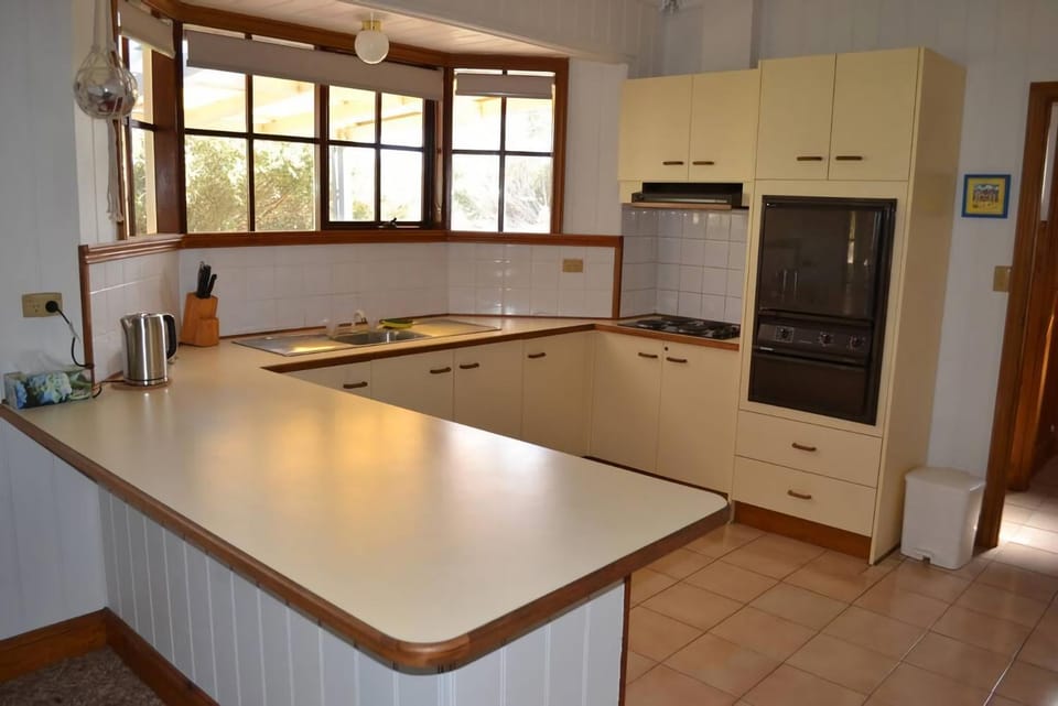 Canterbury Cottage House in Venus Bay