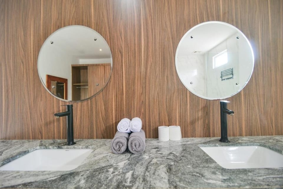 Bathroom, towels