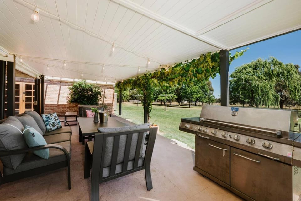 Patio, BBQ facilities, Garden view