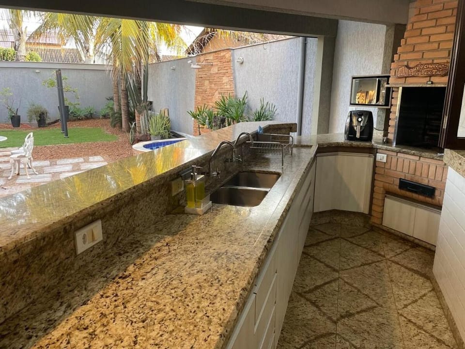BBQ facilities, Kitchen or kitchenette