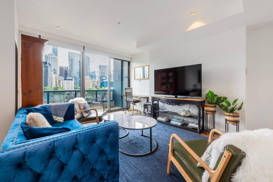 Opulent River View Living in Southbank Apartment in Southbank