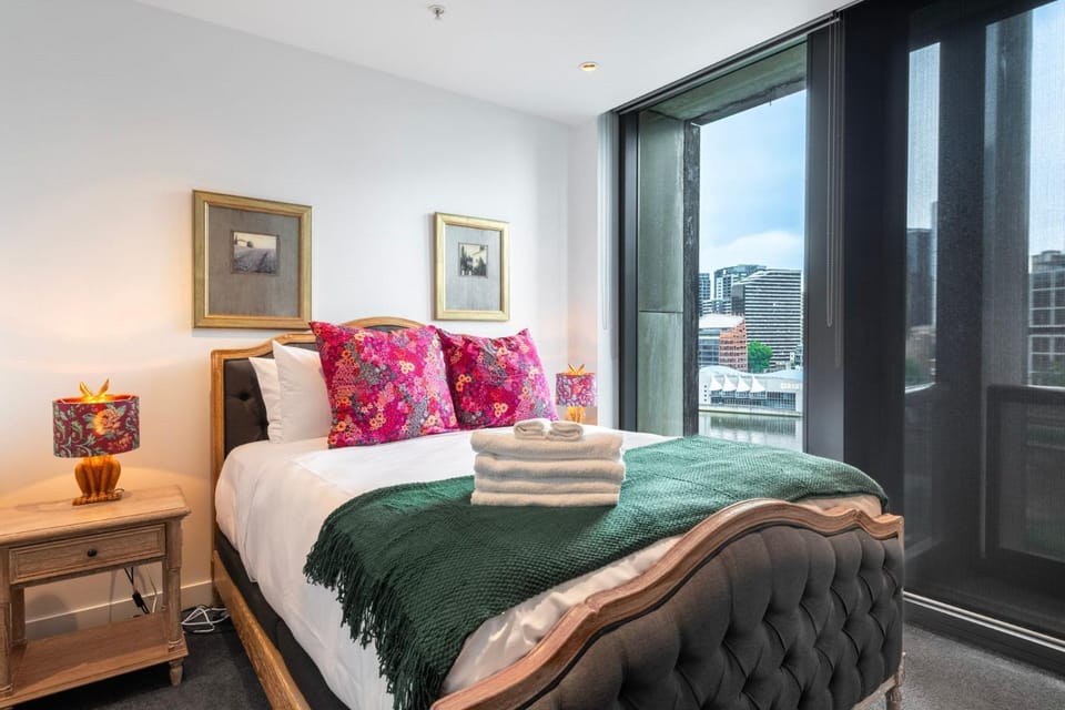 Southbank River View Apartment - Melbourne CBD Apartment in Southbank