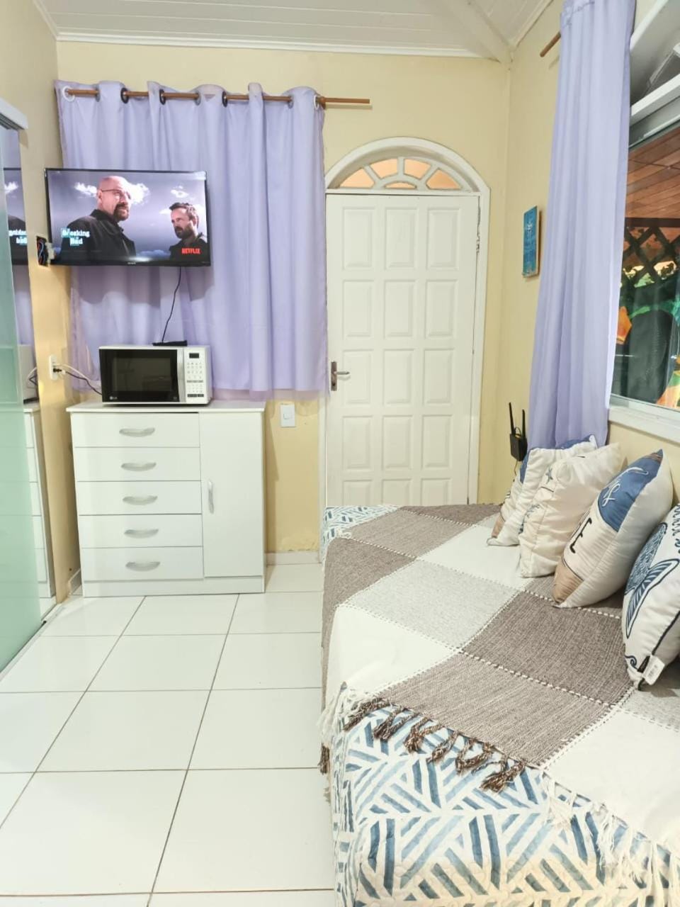 Communal lounge/ TV room, TV and multimedia