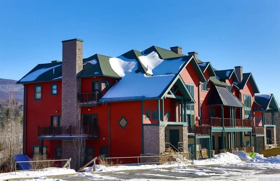 Modern Hunter Mountain Condo Steps from Slopes House in Hunter