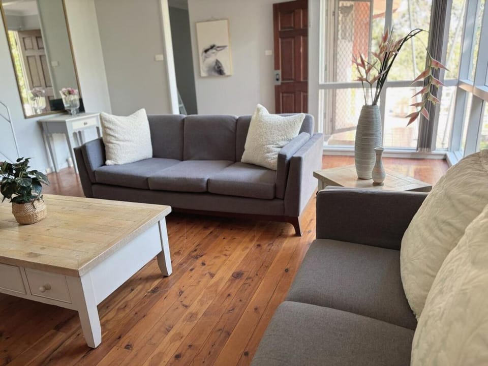 Spacious 3BR Home - Quiet Street - Long Stay Welcome House in Central Coast