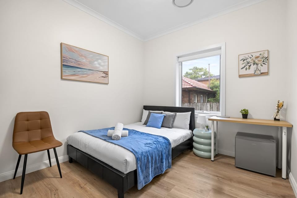 Inviting Double Room with Ensuite Bath Sunlit Comfort at Matraville - Shared Kitchen Bed and Breakfast in Sydney