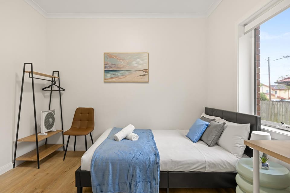 Inviting Double Room with Ensuite Bath Sunlit Comfort at Matraville - Shared Kitchen Bed and Breakfast in Sydney
