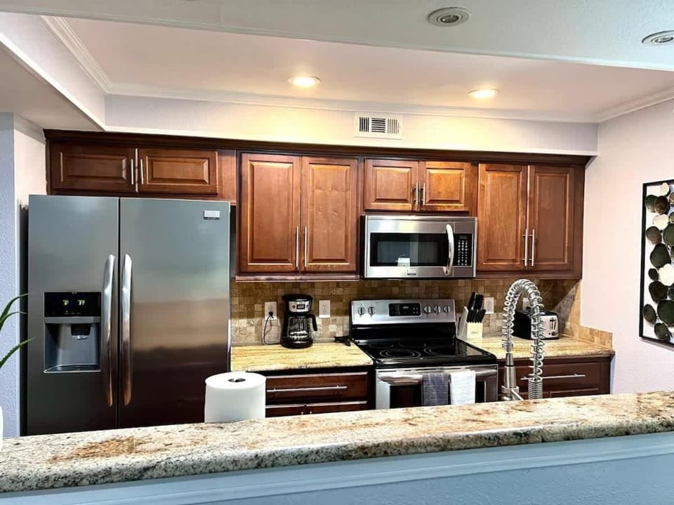 Spacious 2BD Condo Grand Prairie GP22B House in Arlington