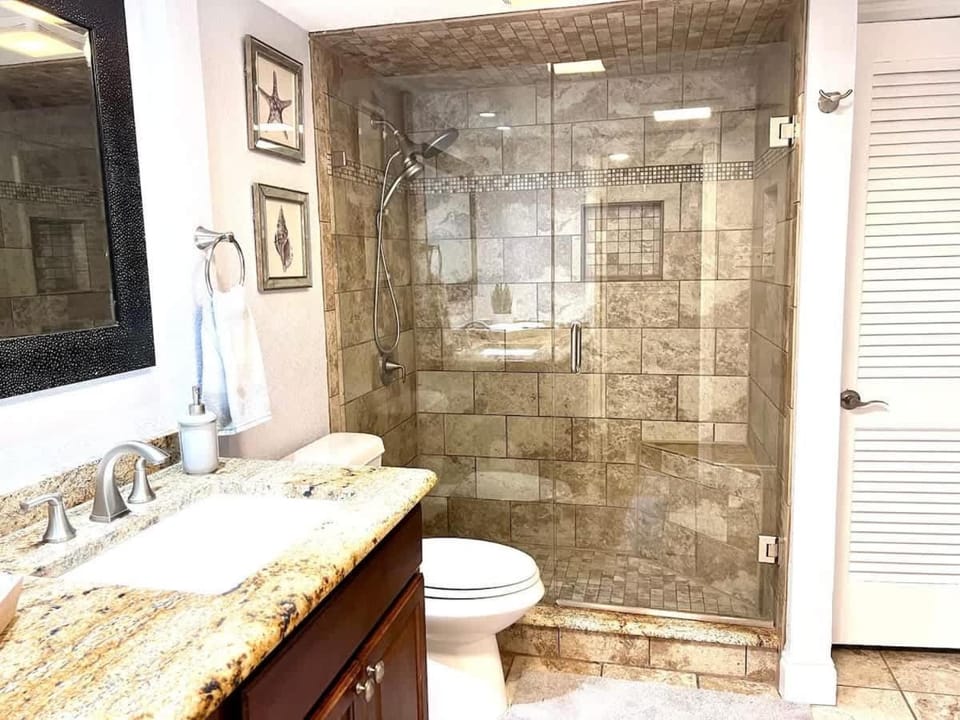 Spacious 2BD Condo Grand Prairie GP22B House in Arlington