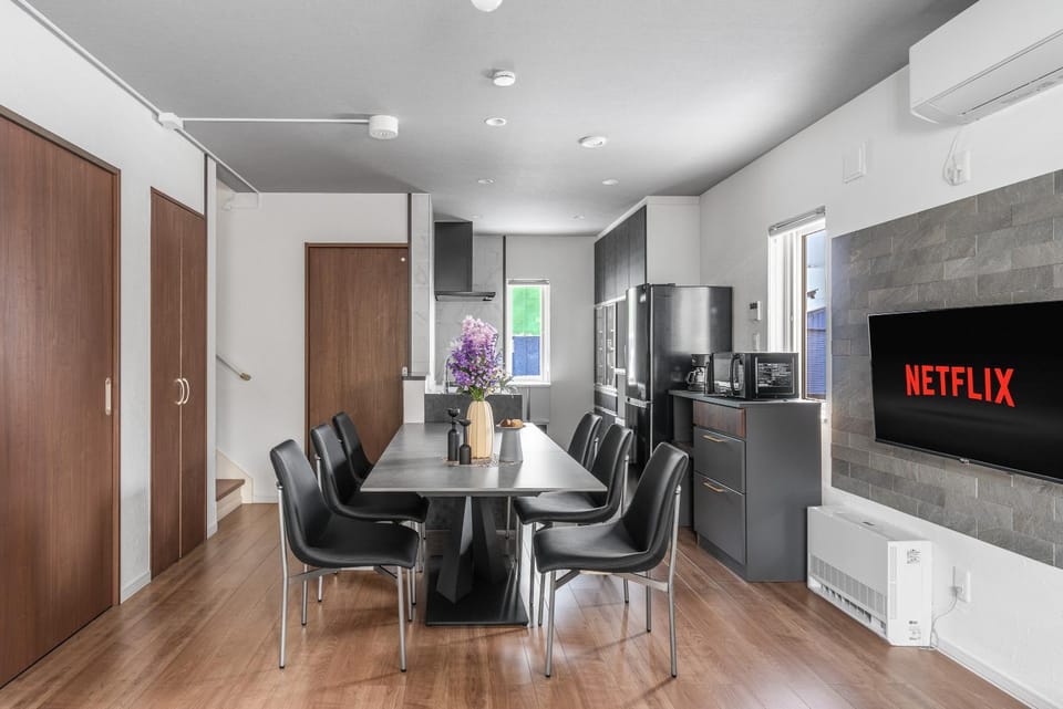 TV and multimedia, Dining area
