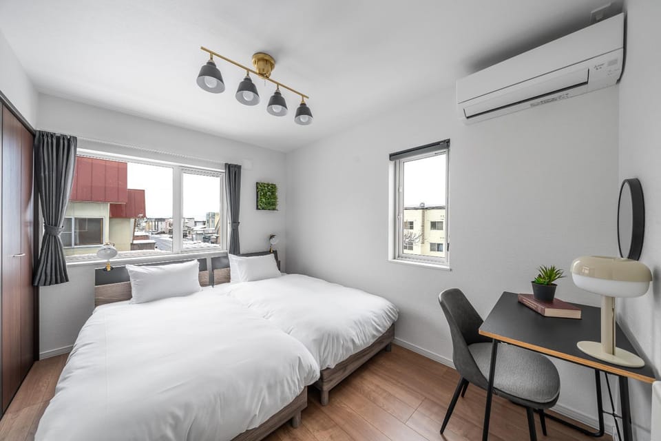 Bed, Bedroom, air conditioner