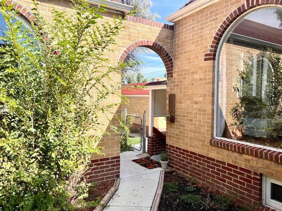 Property building, Day
