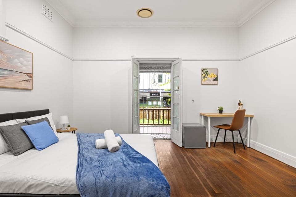 Kensington Double Room - Central & Affordable - Shared Bathroom & Kitchen Bed and Breakfast in Kensington
