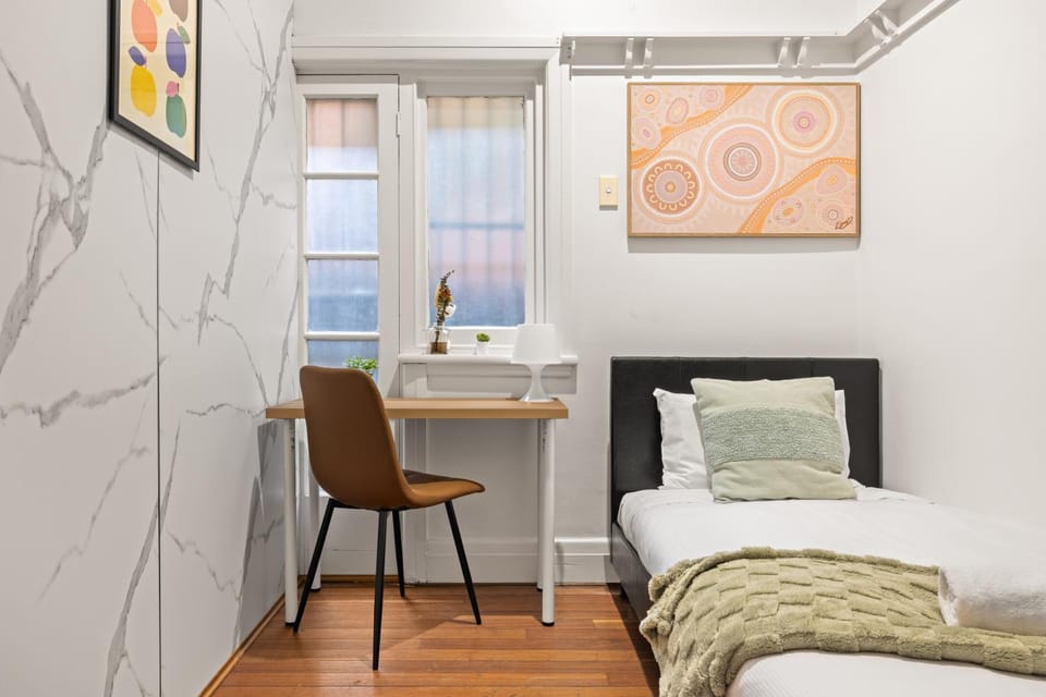 Kensington Single Room - Central & Affordable - Shared Bathroom & Kitchen Bed and Breakfast in Kensington
