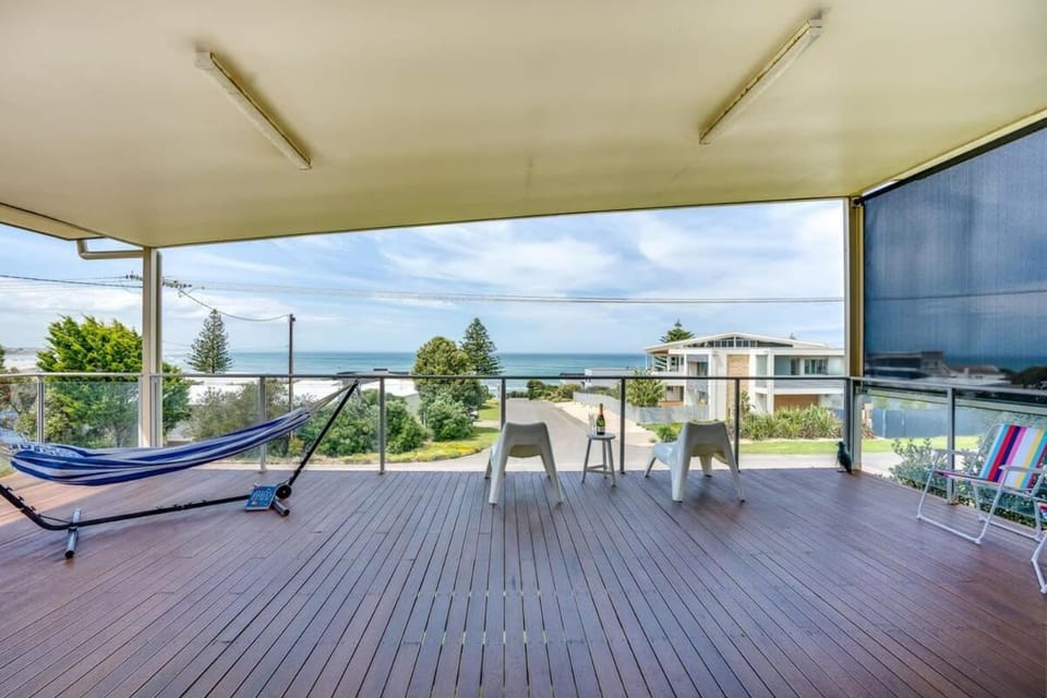 The Point Beach House Middleton - No Linen Included House in Middleton