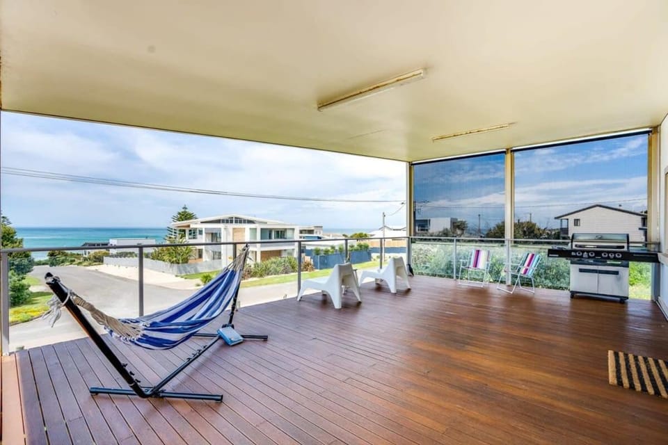 The Point Beach House Middleton - No Linen Included House in Middleton