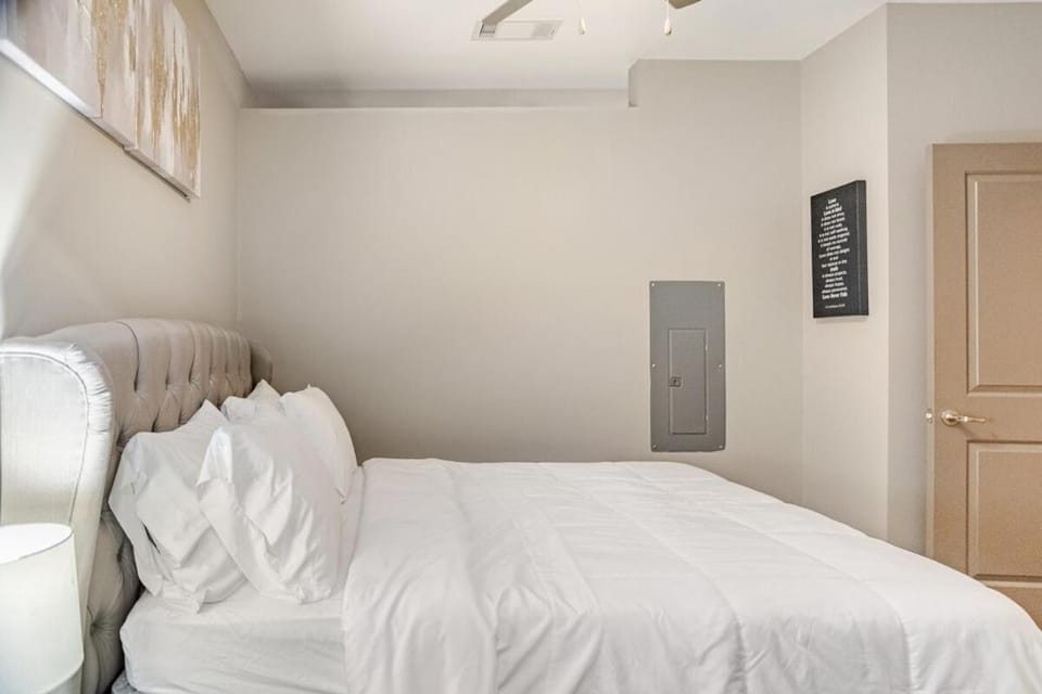 Cozy Uptown apartment with Gym and Swimming pool Apartment in Charlotte