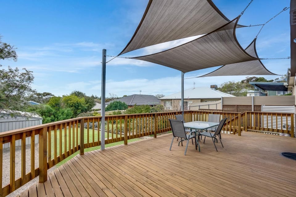 Najala - 2 Pioneer - Pets Negotiable - No Linen Included House in Port Elliot