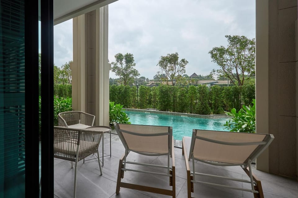 Patio, Day, Natural landscape, Garden, View (from property/room), Balcony/Terrace, Garden view, Pool view, Swimming pool, sunbed