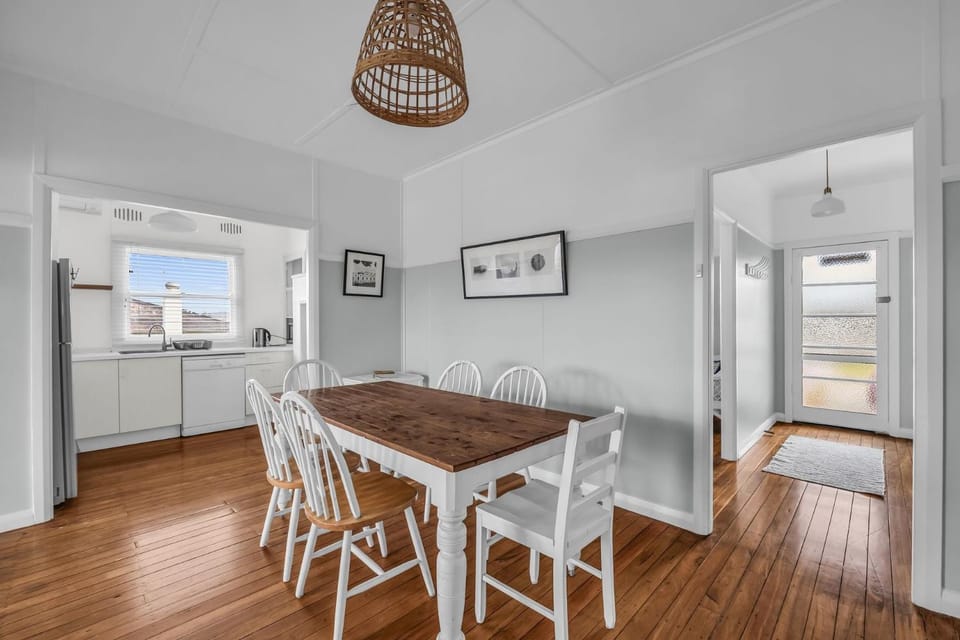 Facade/entrance, Kitchen or kitchenette, Dining area, dishwasher