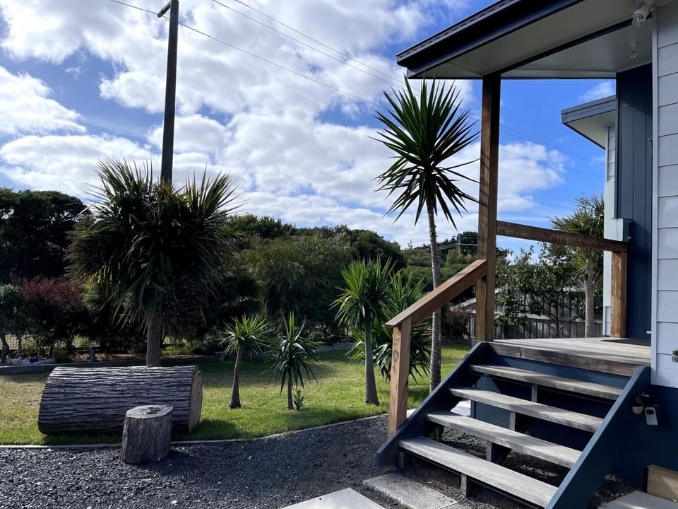 One Link Road House in Venus Bay