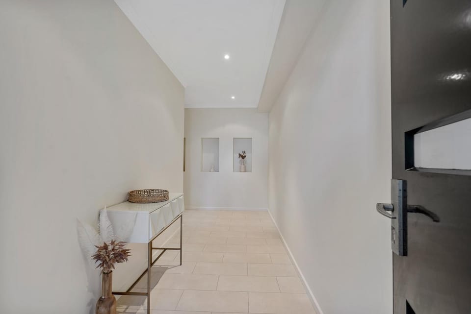 Bluffview B&B - Luxury Oceanviews - Wi-Fi - No Linen Included House in Victor Harbor