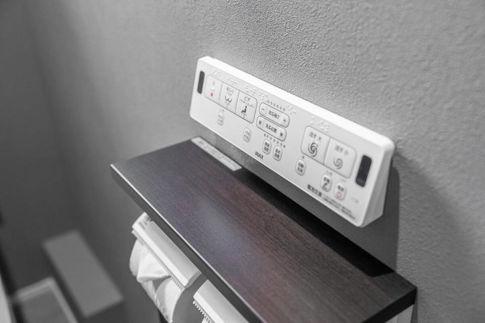 Toilet, bidet