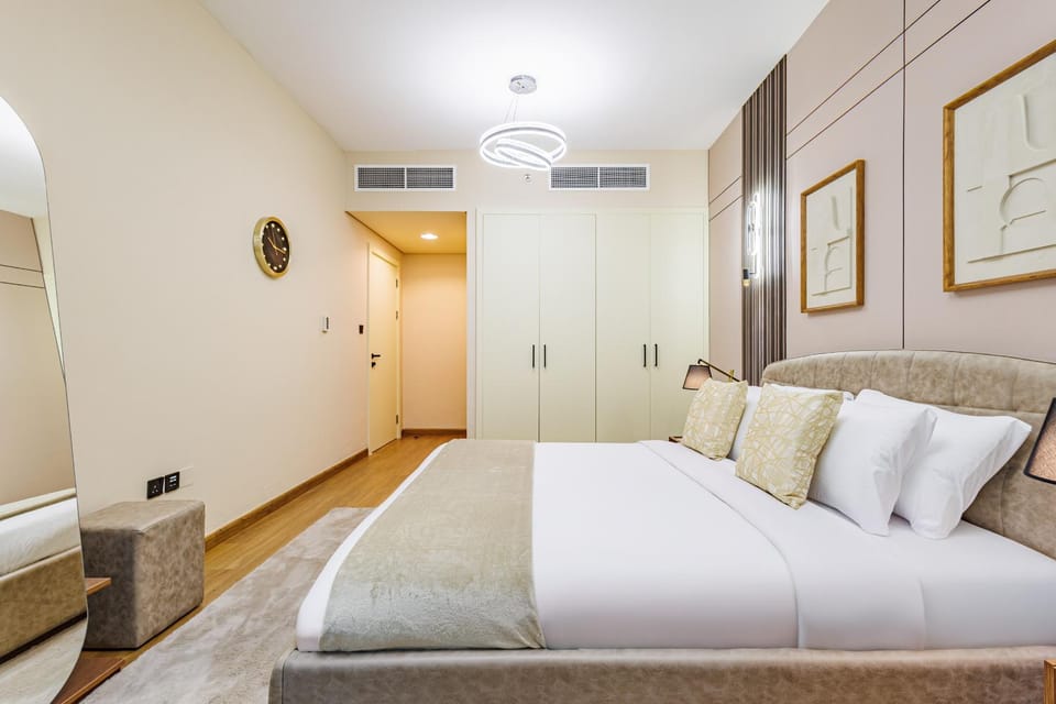 Elegant Oasis - 15 min to Burj Khalifa and Aiport - 1 BDR - 4 pax Apartment in Dubai