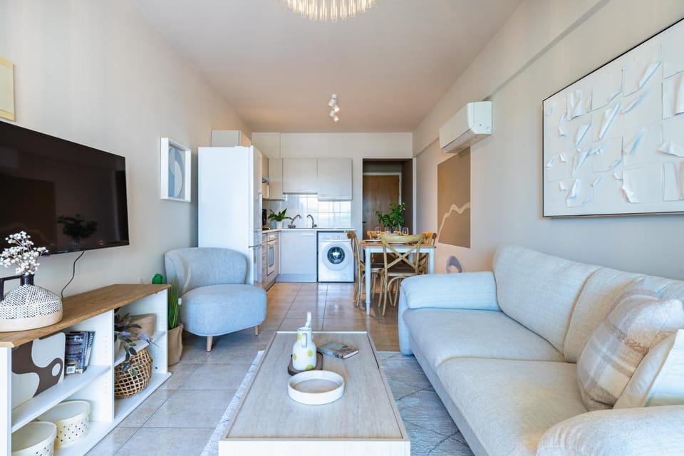 TV and multimedia, Kitchen or kitchenette, Living room, Seating area, Dining area, washing machine, air conditioner