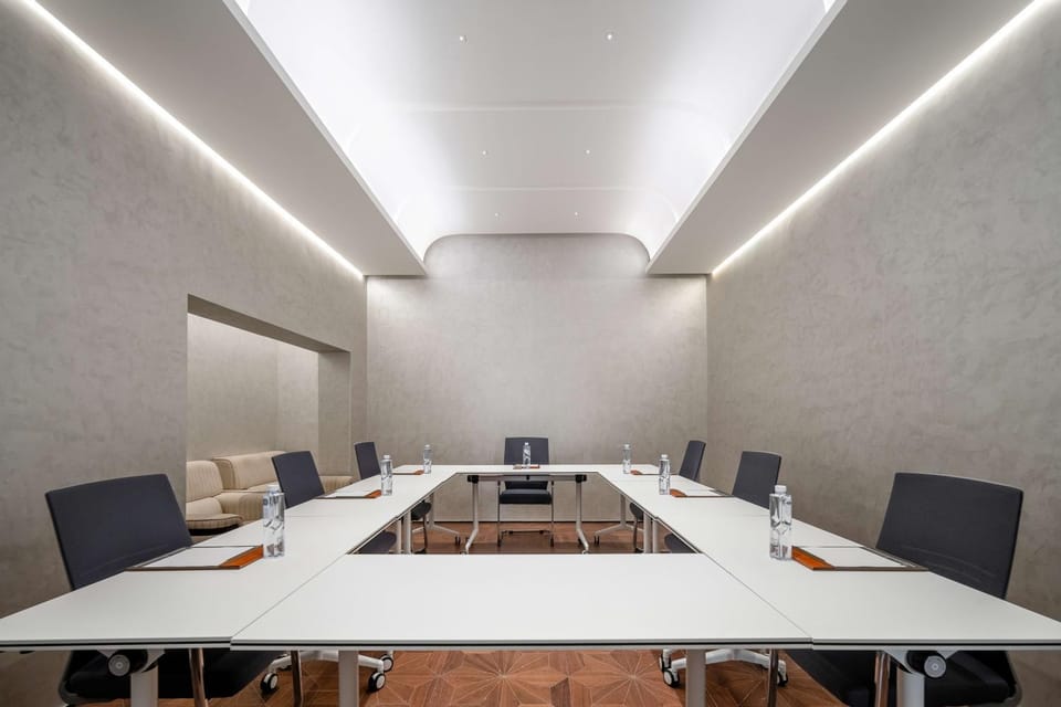 Meeting/conference room