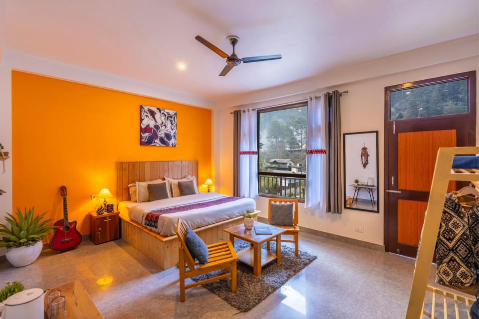 Bed, Photo of the whole room, Decorative detail, Bedroom