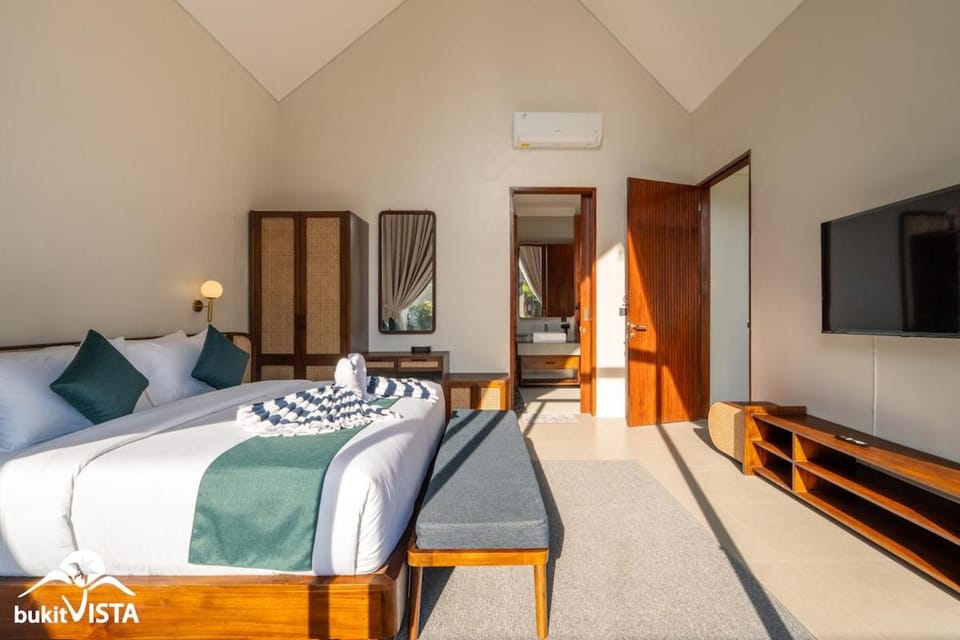 Photo of the whole room, Bedroom, air conditioner