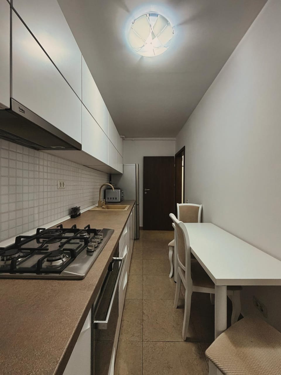 Kitchen or kitchenette, Dining area, stove