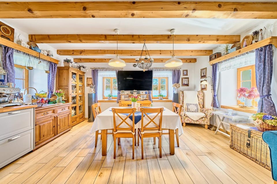 Kitchen or kitchenette, Living room
