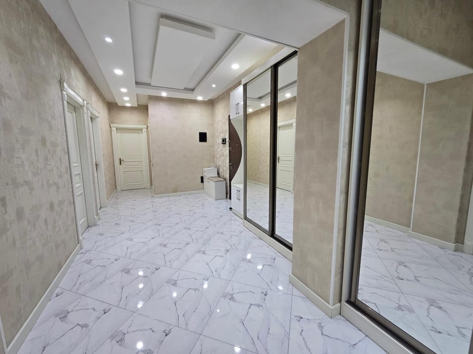 Photo of the whole room, wardrobe