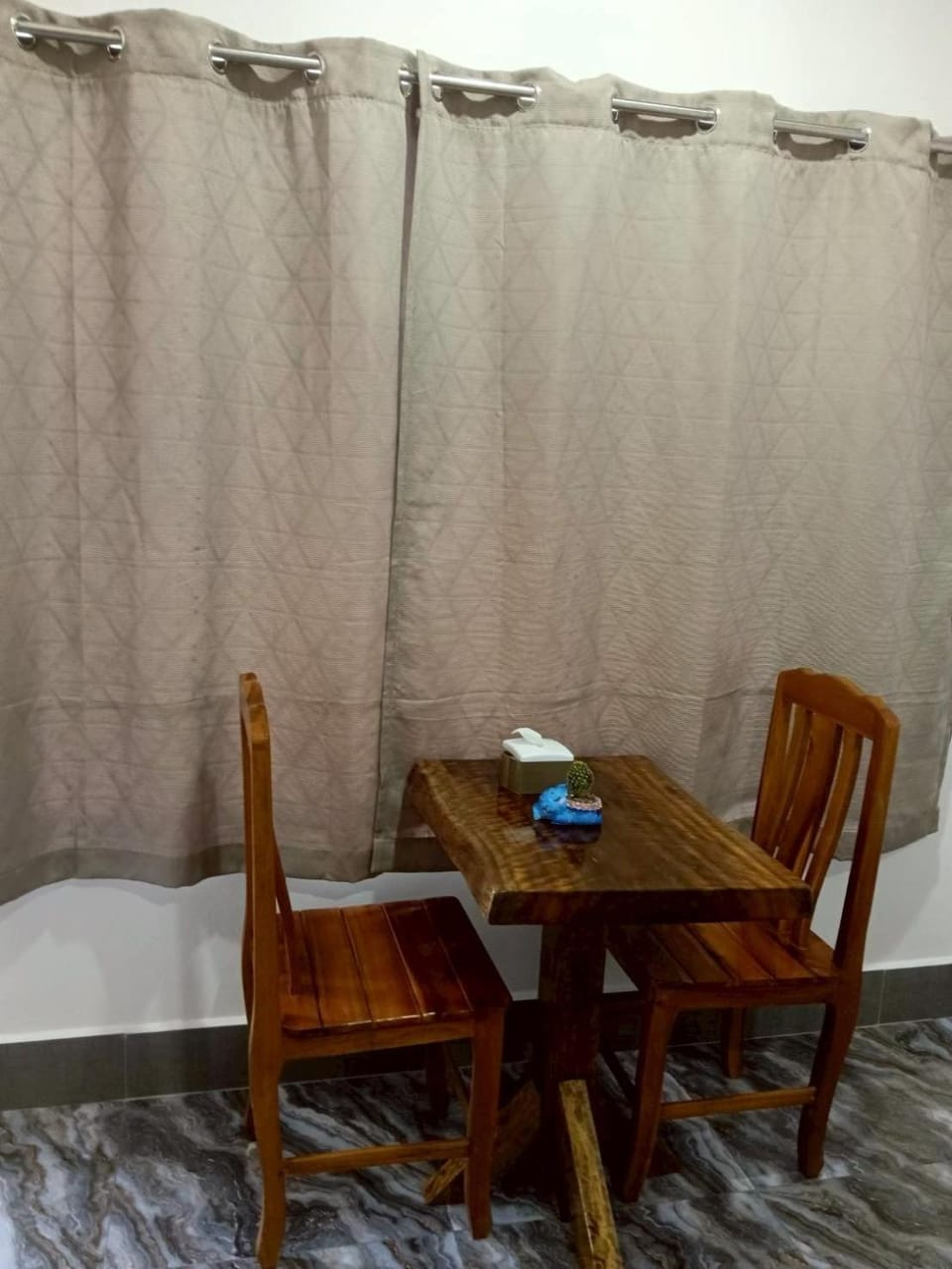 Property building, Restaurant/places to eat, Dining area