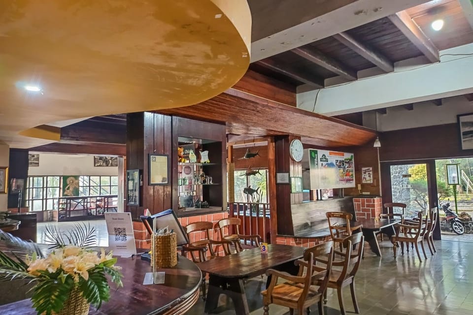 Restaurant/places to eat, Seating area