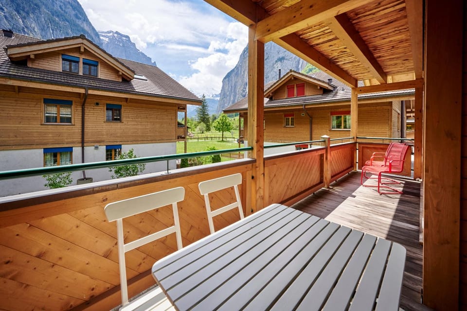 Great Location, Spacious, nice views, modern Apartment in Lauterbrunnen
