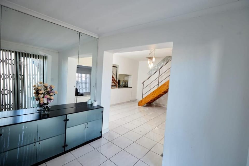 Townhouse in Bloubergstrand House in Cape Town