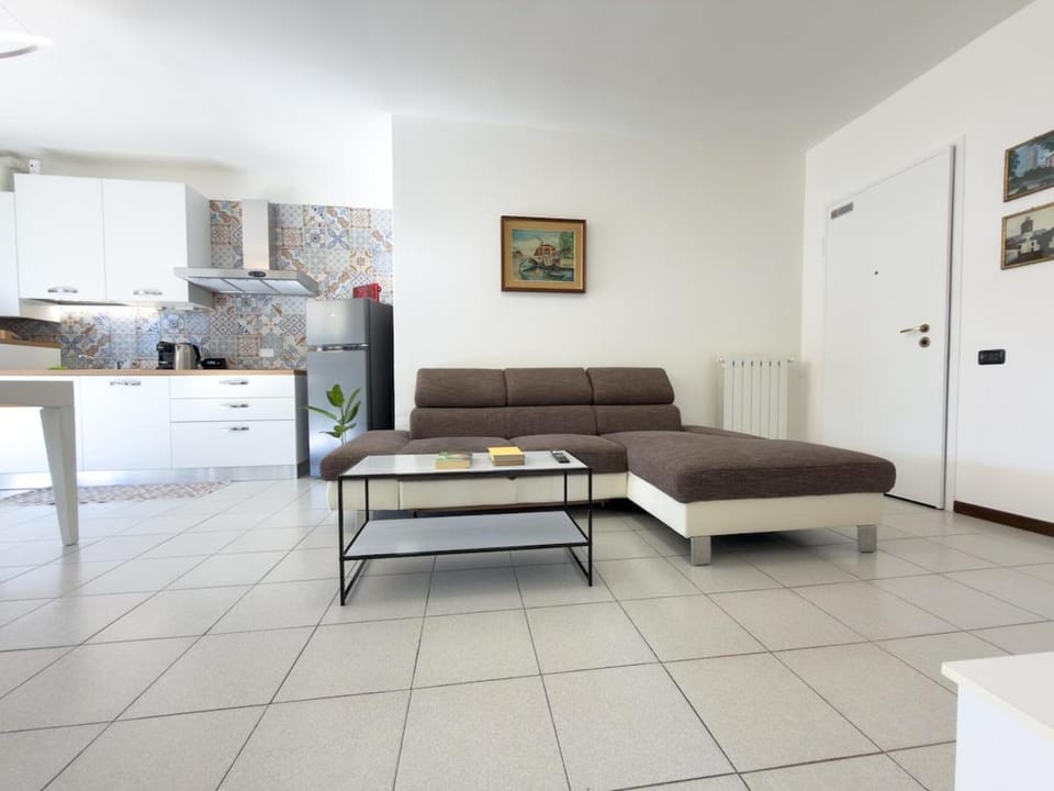 Cozy Lake House Angera Apartment in Lombardy