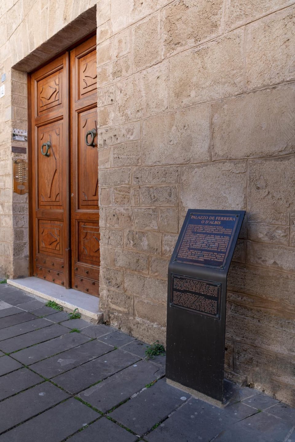 Facade/entrance, Day